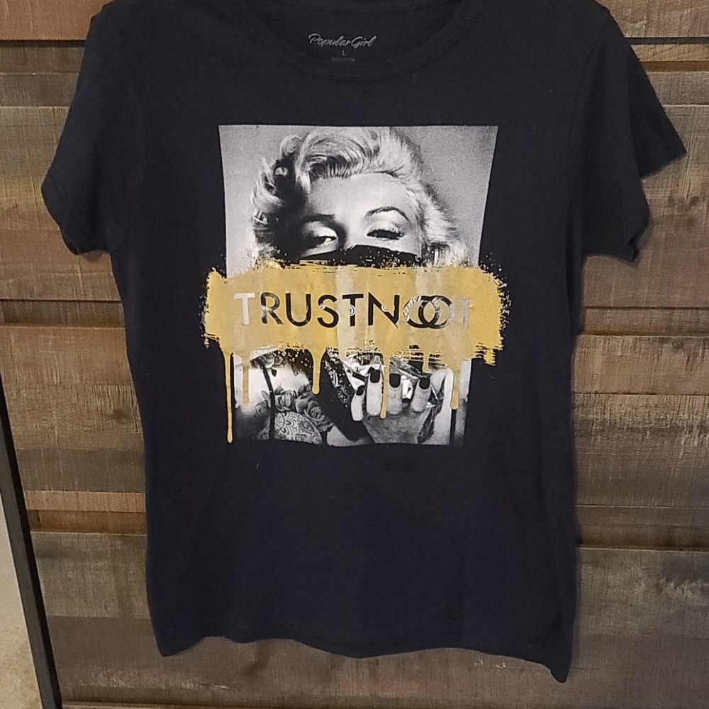 Tee shirt